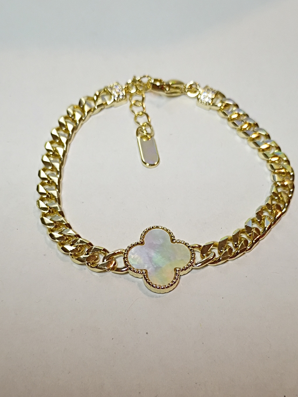 New Gold Chain Bracelet with Mother-of-Pearl Clover Accent